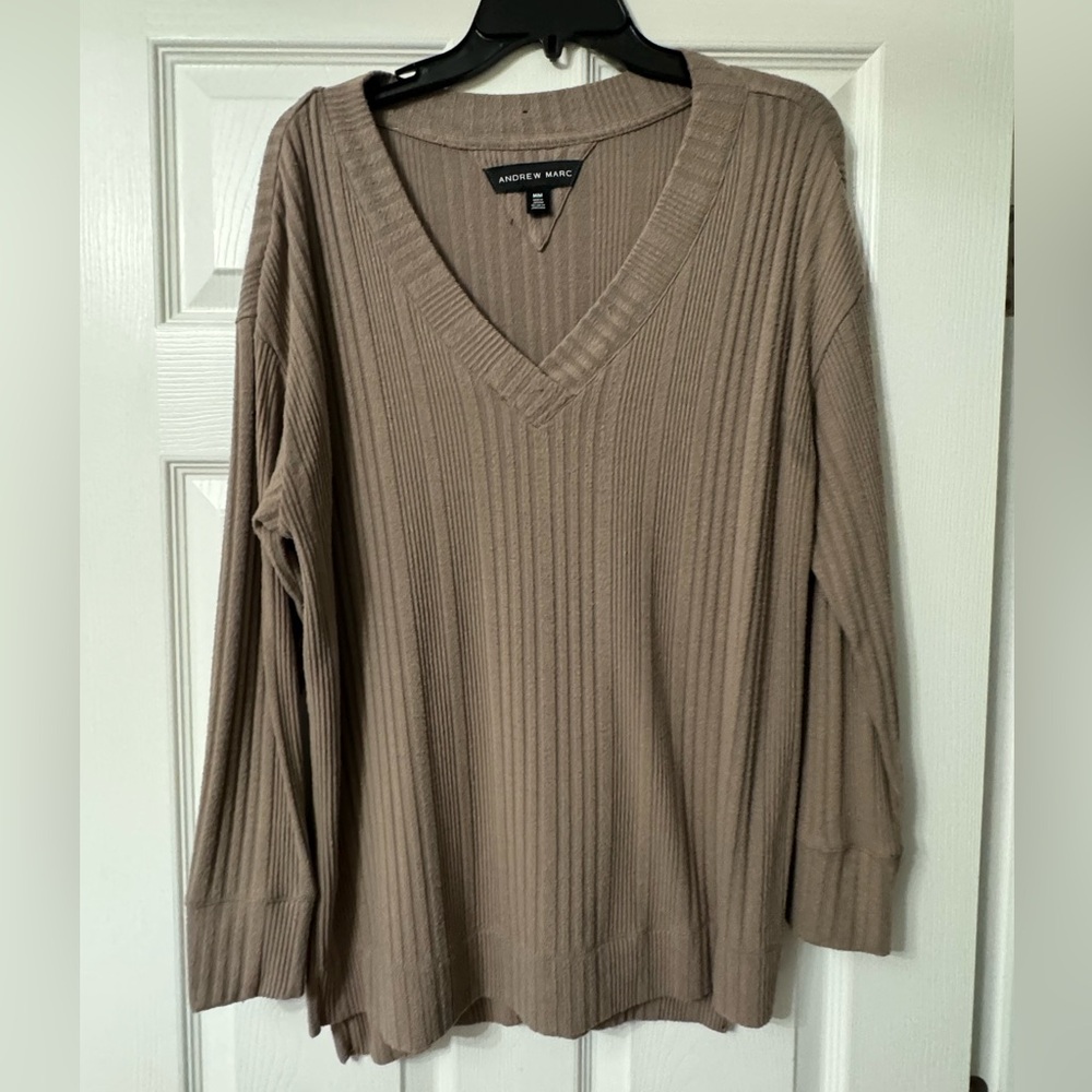 Lightweight V-neck Long Sleeve Sweater